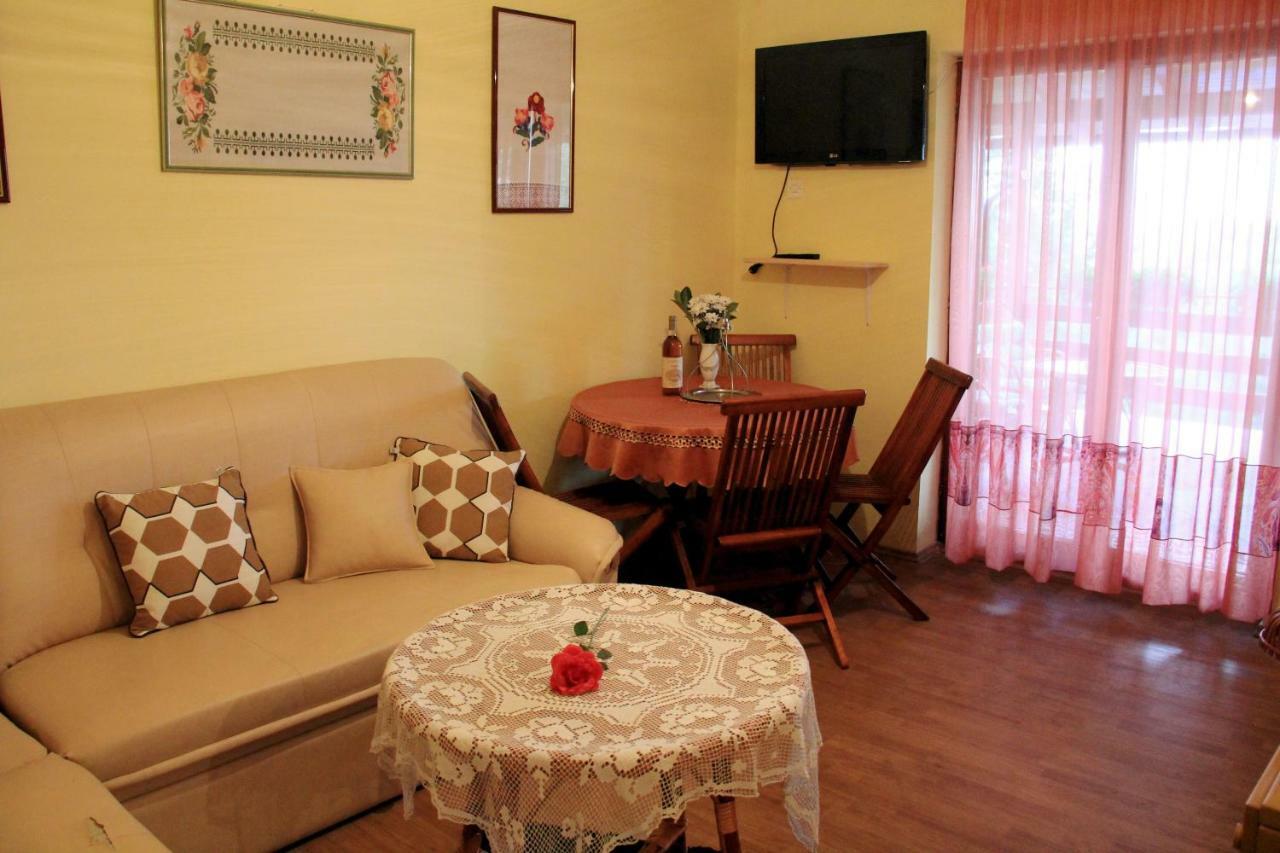 Holiday Home Nina Petrinja 外观 照片
